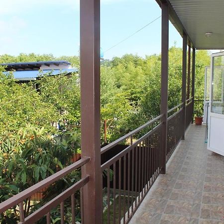 Guest House U Aleny Gagra Exterior photo